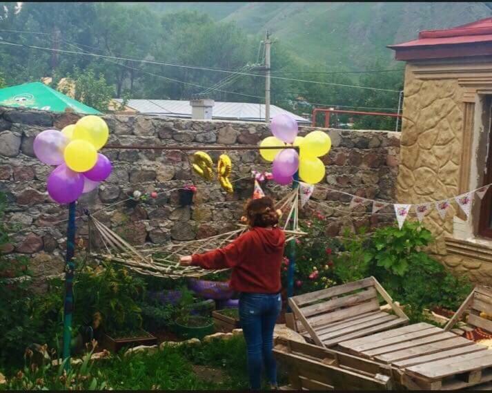 Гостевой дом Солнечный Казбеги Экстерьер фото